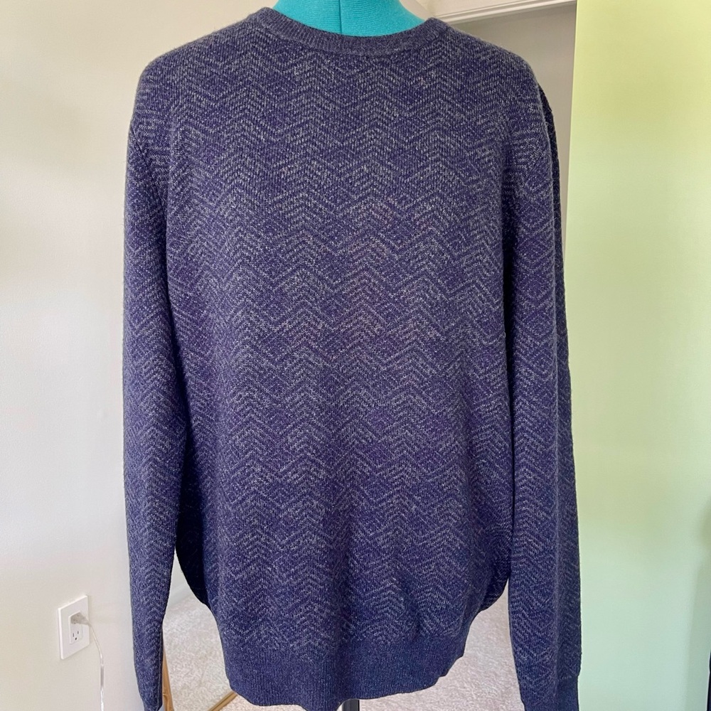 Jos a bank mens wool sweater size L new